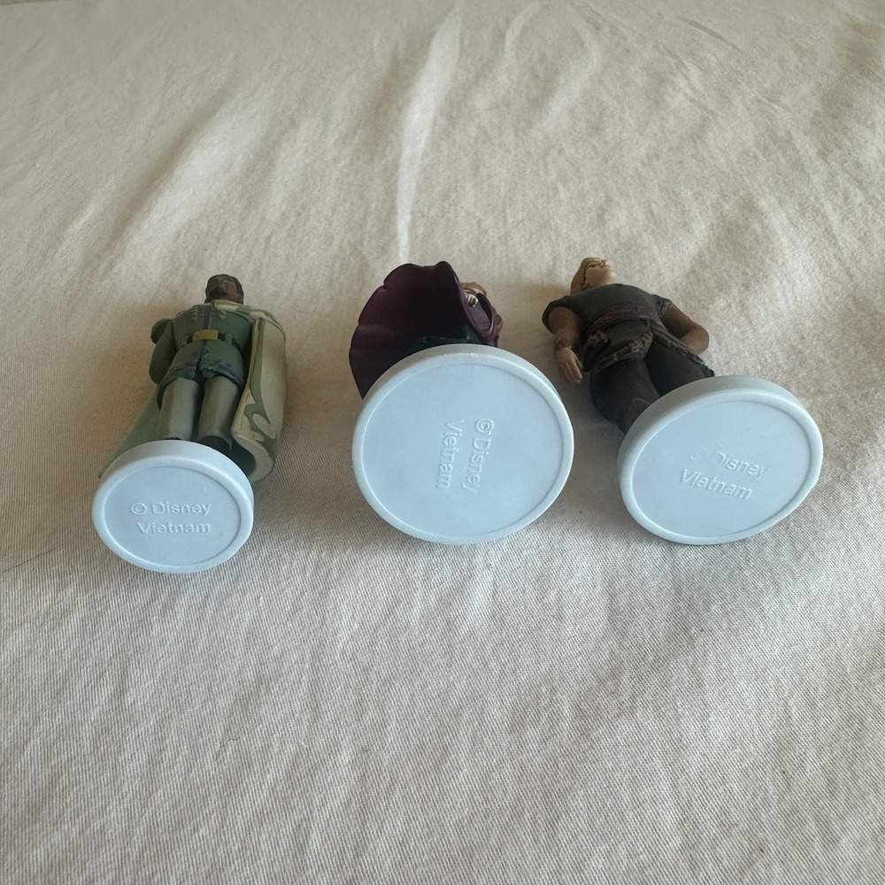 Disney Frozen 2 Figures Lieutenant Mattias, Queen Anna, and Kristoff,  Set Of 3 - Picture 3 of 4
